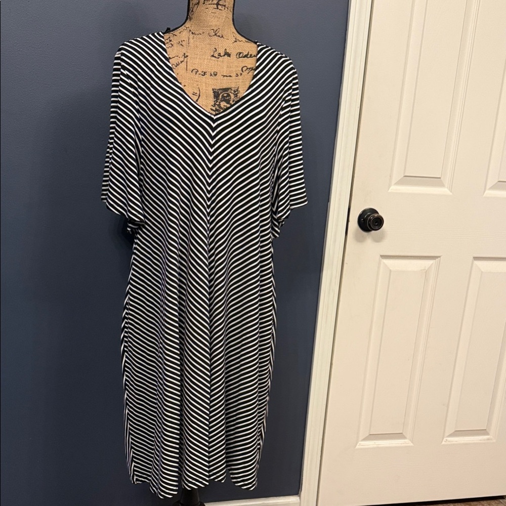 Nina Leonard Black and White Striped Women's Dress Size XL